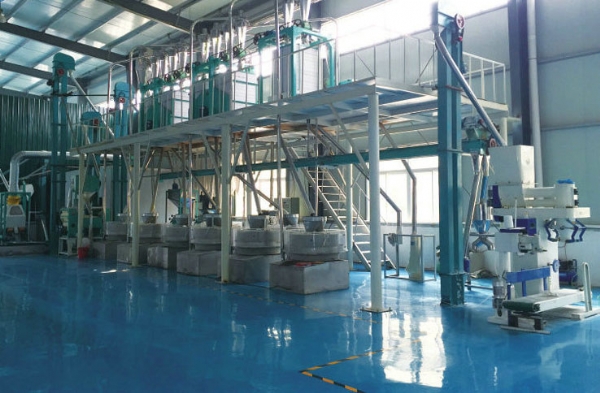 根據(jù)生產(chǎn)規(guī)模需求，鑫峰面粉機(jī)械提供以下小型設(shè)備選擇：